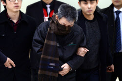 타인 신분으로 산 25년…국외 도피 끝에 잡힌 살인범 [그해 오늘]