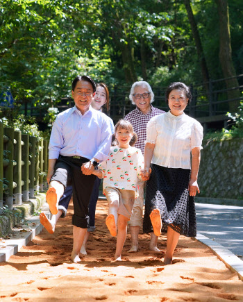 서대문구, 천연동 황톳길 개장