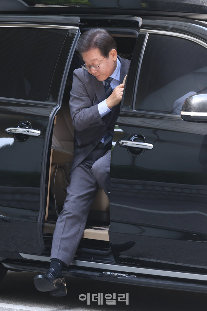 법원 도착한 이재명 더불어민주당 대표                                                                                                                                                              