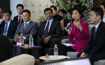 우주 스타트업 육성 발언하는 오영주 장관