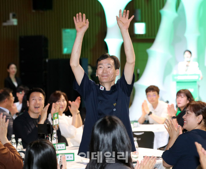  제3회 대한민국 어린이대상 수상자 김쌍식 제빵사                                                                                                                                                   