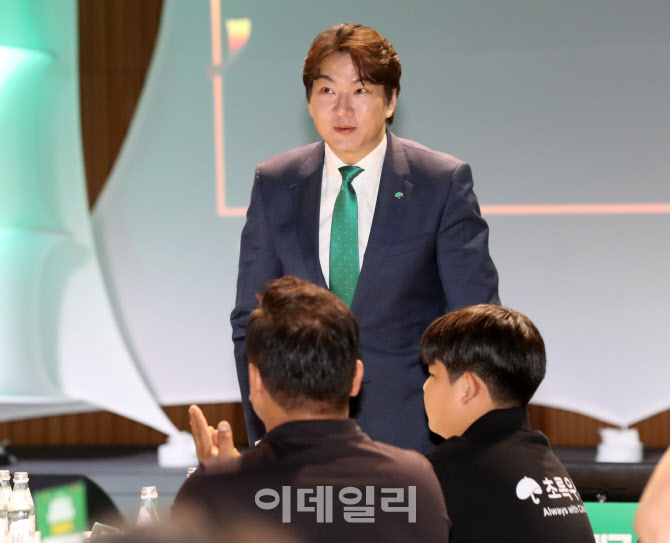  '대한민국 어린이대상' 참석한 송일국                                                                                                                                                    