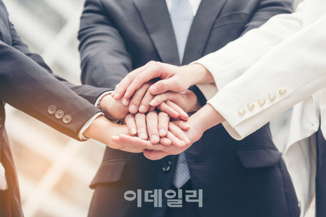 [마켓인]IT부터 금융투자업계까지…동맹 맺어 STO 생태계 확장 - 뉴스 썸네일 이미지