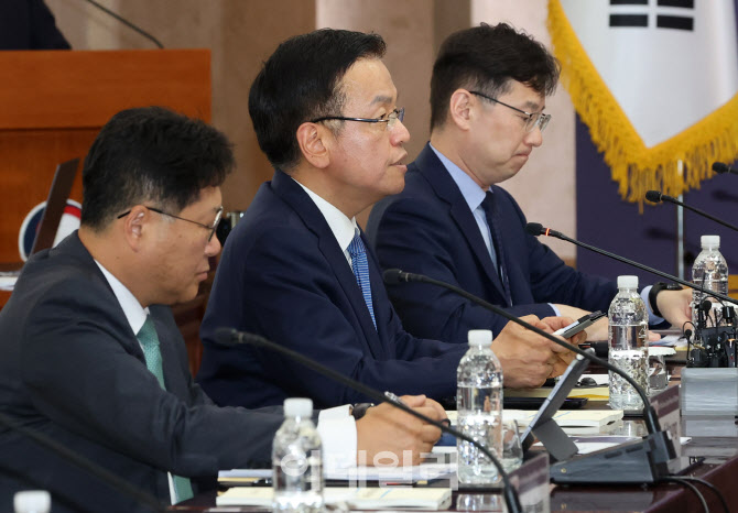 제9차 한일 재무장관회의에서 모두발언하는 최상목 경제부총리                                                                                                                                        