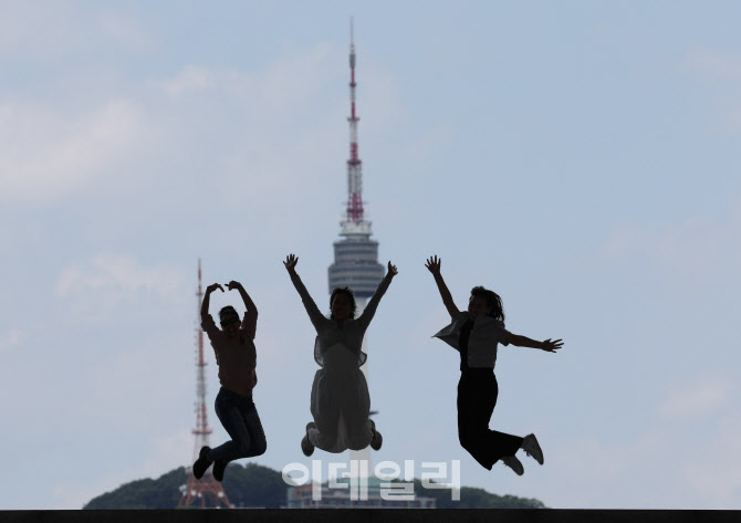 대체로 맑은 날씨                                                                                                                                                                                  