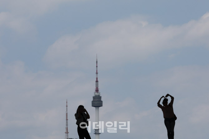 맑은 날씨                                                                                                                                                                                         