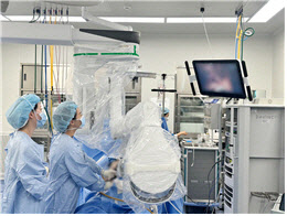 “응급 환자 생명살려”…로봇이 수술하는 ‘이 병원’
