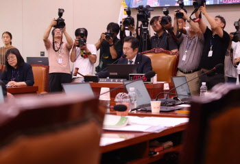 법사위, '尹 탄핵 국민청원' 청문회 계획서 채택