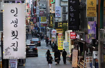 “정말 깜짝 놀랐죠”…‘최저임금 1만원’ 돌파에 자영업자 ‘패닉’[르포]