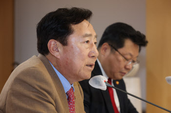 인사말하는 김기문 중기중앙회 회장