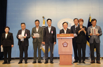 경제6단체 "노조법 개정안 강행 참담…입법 추진 중단하라"