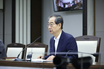 한총리 “한국 원전, 세계 최고 수준…중동도 관심 많다”