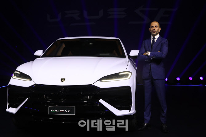 람보르기니 최초 하이브리드 SUV '우루스 SE'                                                                                                                                              