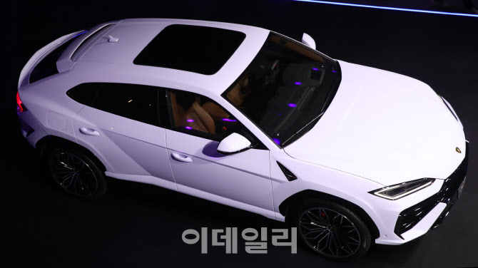 람보르기니 하이브리드 SUV '우루스 SE' 출시                                                                                                                                              