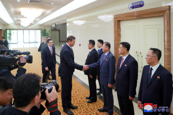 北최선희 외무상, 벨라루스 외교장관 만남 “새로운 연대 열자”