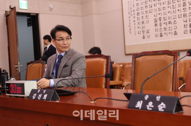 법사위, '尹 탄핵청원 2차 청문회 출석한 최재영 목사'                                                                                                                                     