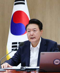 尹 “올림픽 韓 선수단 연일 승전보…팀코리아 힘껏 응원”