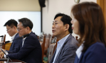 인사말하는 고진 디지털플랫폼정부위원회 위원장