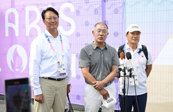 정의선 회장, 양궁 전종목 석권에 "예상 못해…선수들에게 고맙다"