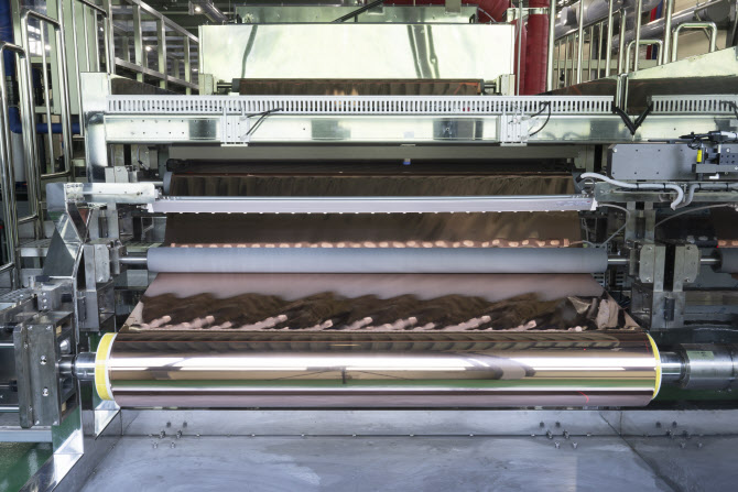 [르포]아이엠 '복합동박 필름' 시장 선점 '전초기지'를 가다 - 뉴스 썸네일 이미지