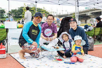 안양천 여름축제 참석한 최호권 영등포구청장