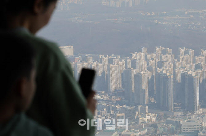 [마켓인]직방에 몰린 투자금 3000억, 프롭테크 불황에 회수 어쩌나 - 뉴스 썸네일 이미지