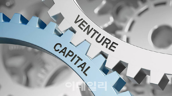 [마켓인]"간신히 위기 넘겼다"…아시아창투·엔벤처스 아슬아슬 줄타기 - 뉴스 썸네일 이미지