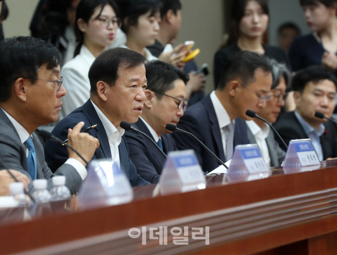  간담회 인사말하는 서유석 금융투자협회장                                                                                                                                                          