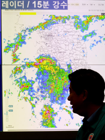 수도권 최대 150mm 물폭탄, 경기도 비상 1단계 가동