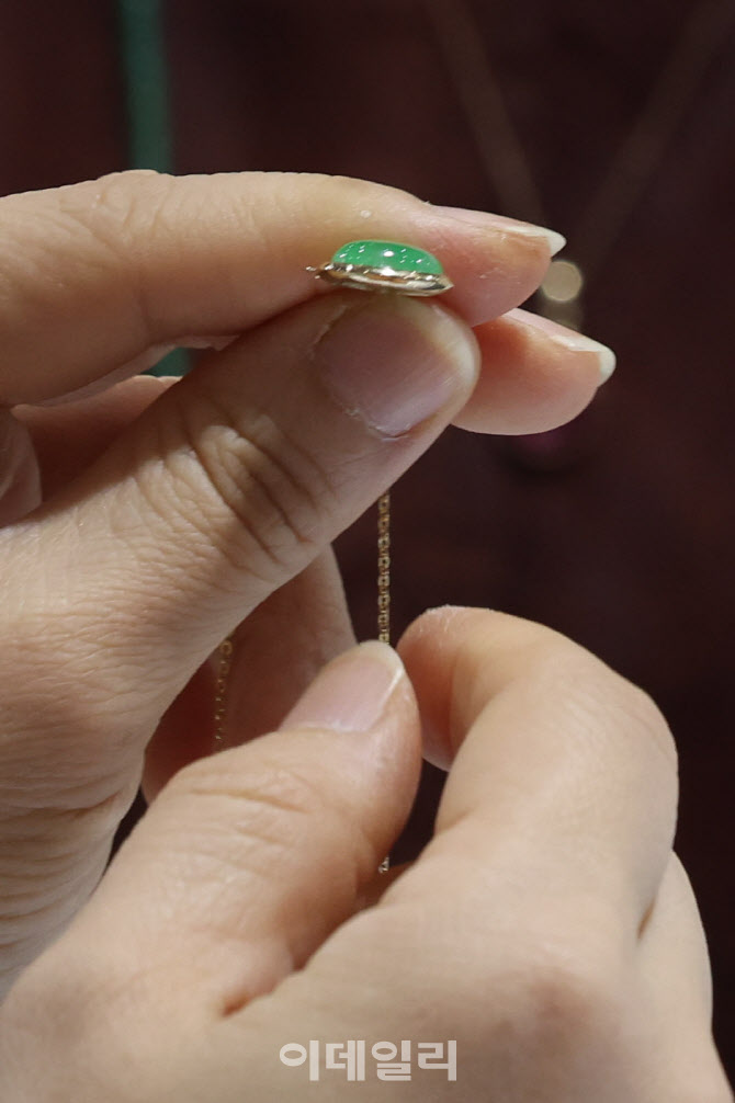 작은 주얼리가 더 빛나는 이유                                                                                                                                                                      