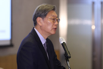 대담 문을 여는 김창범 한경협 상근부회장