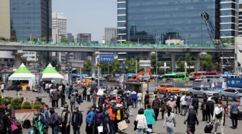 서울 외국인주민 봉사단, 급식 봉사…"외국인도 지역사회 기여"