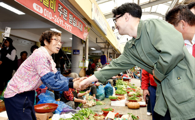 한동훈, ‘재보선 낙선’ 민심 살피러 곡성行…주말간 尹 독대 준비(종합)