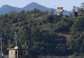 "북한군 6명 숨져, 18명 집단탈영"…軍, 확성기로 北에 직접 러 파병 알려