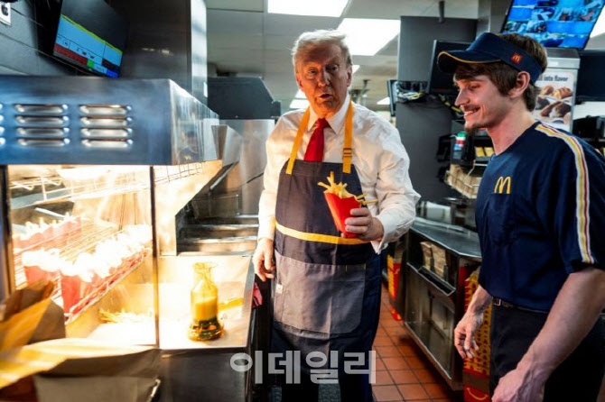 "우린 빨간색도, 파란색도 아닌 황금색"…트럼프 알바에 맥도날드 진땀