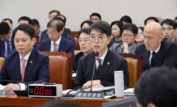 환경부 장관 “댐 후보지서 빠진 4곳, 취소라고 하긴 일러”