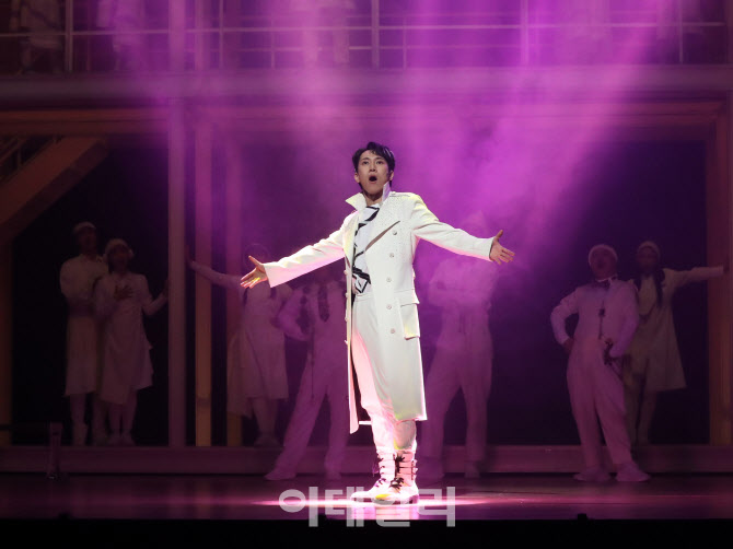  열연하는 서은광                                                                                                                                                                                  