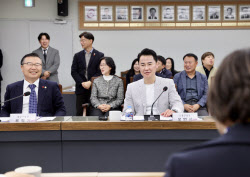 [포토]오언석 구청장 '경원선 지하화 추진협의회' 출범식 참석                                                                                                                                    