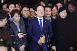 [포토]비상계엄 해제 요구 결의안 가결, '입장 밝히는 이재명 대표'                                                                                                                               