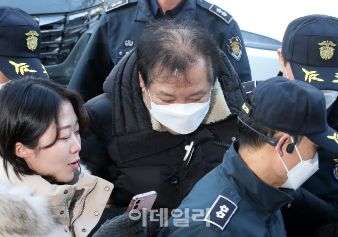 '尹 비선' 건진법사, 불법 정치자금 수수 혐의 구속기로                                                                                                                                    