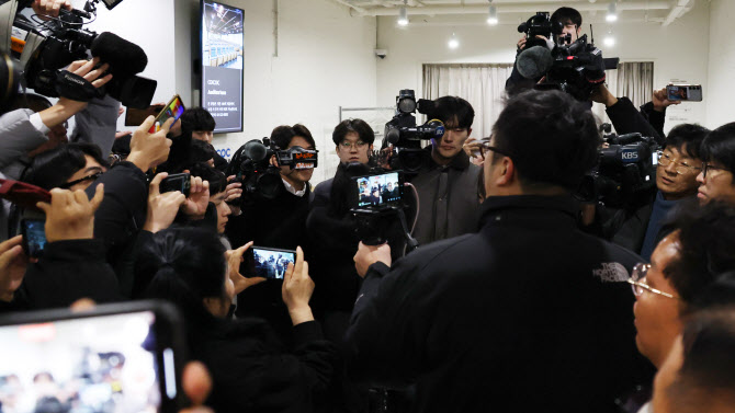 김용현 전 장관 측 일부 매체 취재 불허에 소동                                                                                                                                                      