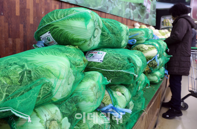 설 차례상 비용 얼마 들까..."마트 40만원·시장 30만원"                                                                                                                                   