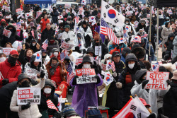 “계엄 이후 수입 2배” 극우 유튜버들, 떼돈 벌었다