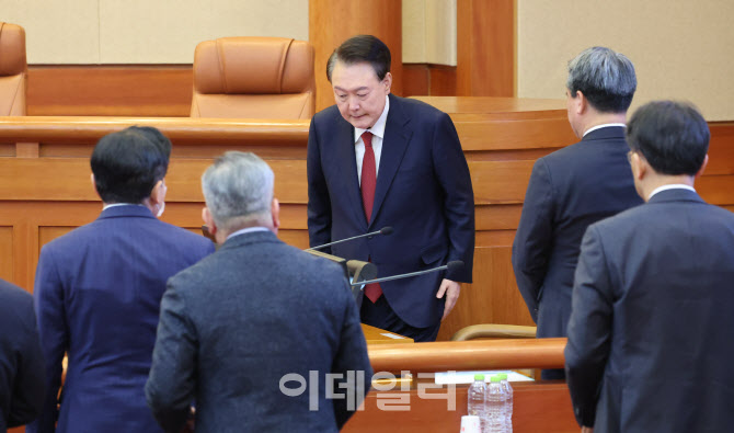  윤석열 대통령, 탄핵심판 6차 변론기일 출석                                                                                                                                                        