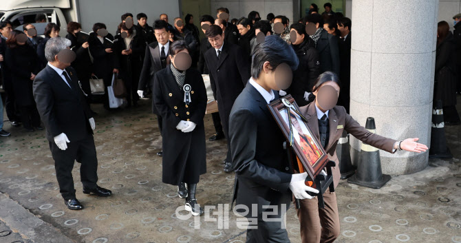 故송대관 영결식…유족·동료들 눈물의 배웅                                                                                                                                                         
