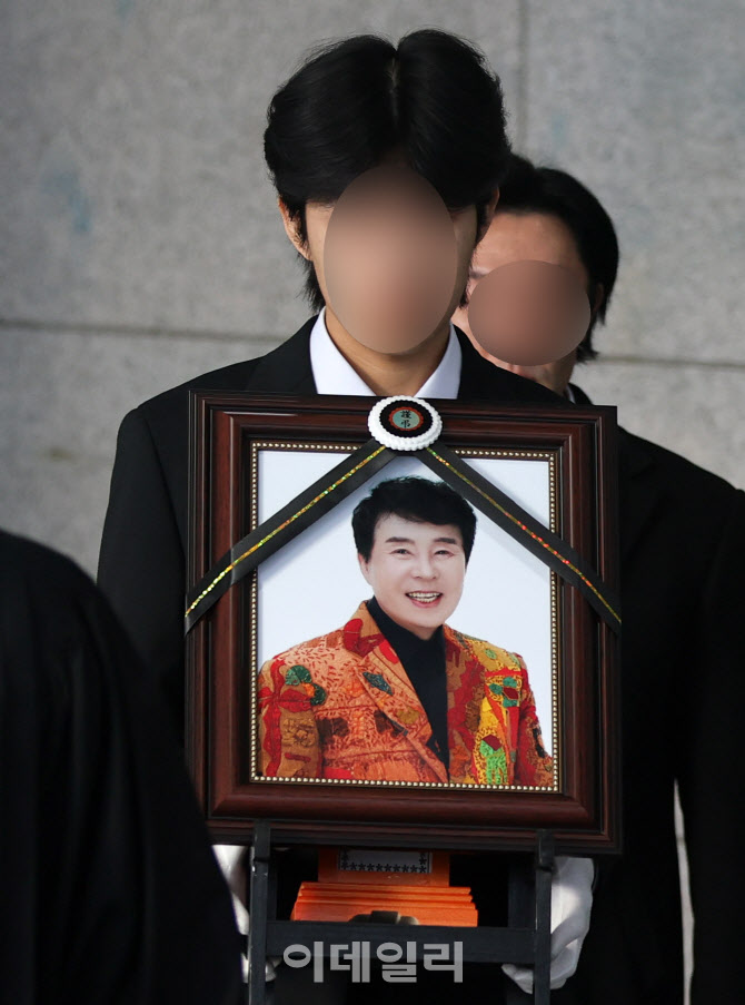 故송대관 발인...영정사진 속 마지막 미소                                                                                                                                                           