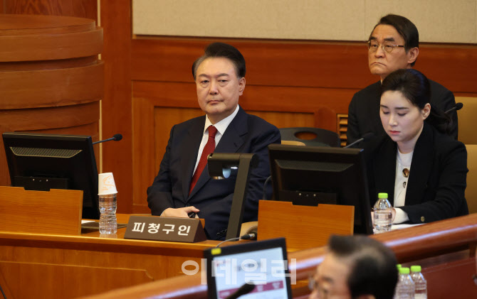 윤석열 “조태용 직접 신문하겠다”…헌재 “불허”                                                                                                                                                  