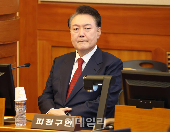 생각에 잠긴 윤 대통령                                                                                                                                                                             