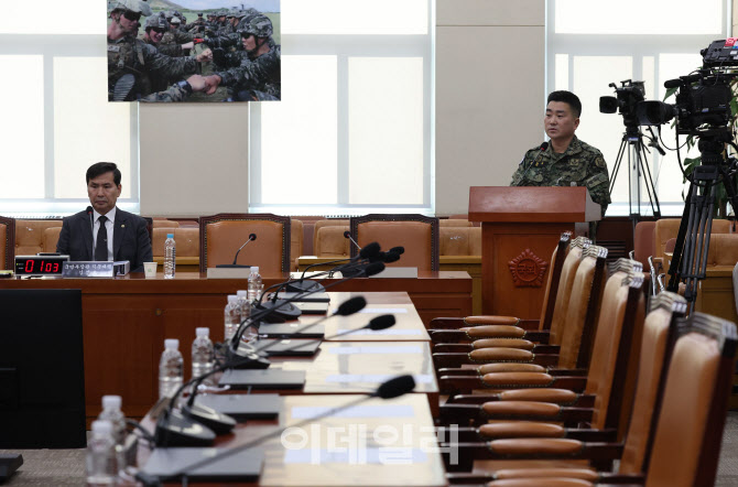 국방위 현안질의, '답변하는 김현태 특수임무단장'                                                                                                                                         