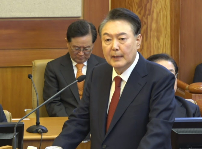 尹 파면 결정 시…수용 55.9% vs 수용 불가 41.9%